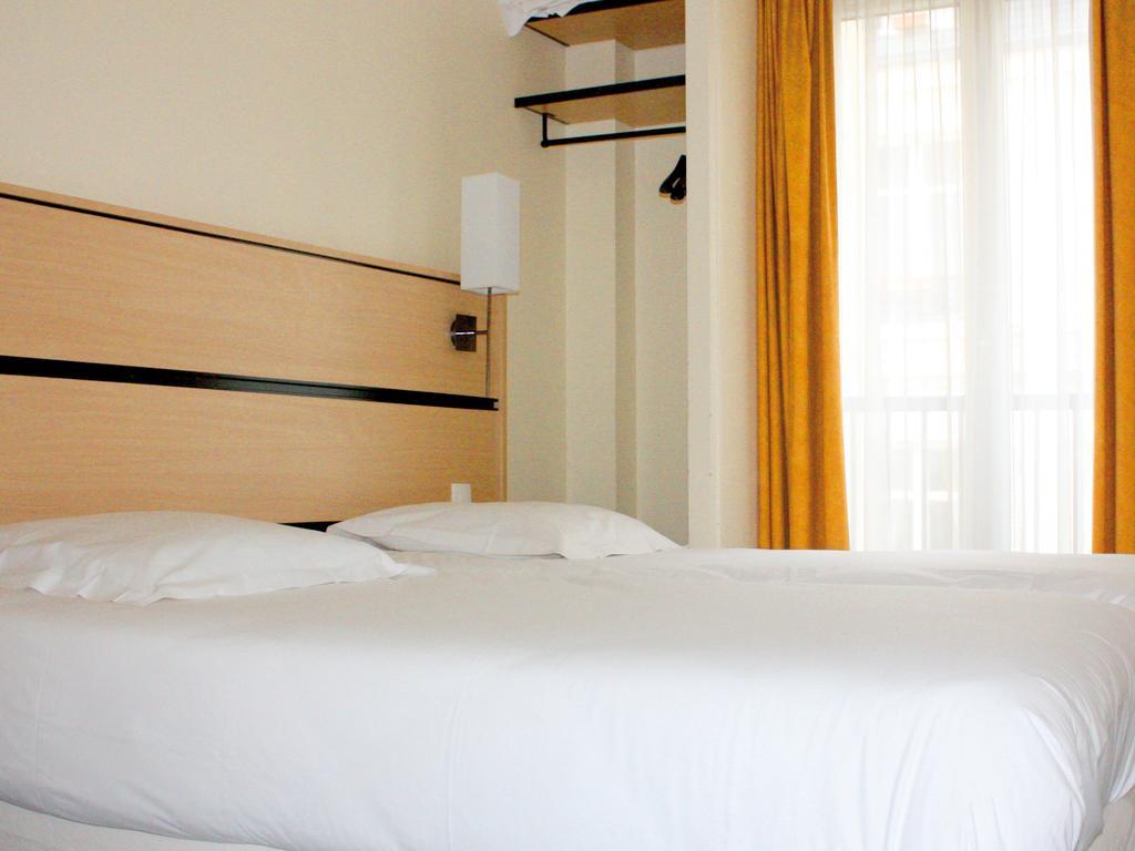 New Hotel Saint Lazare Paris Room photo